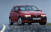 Alfa Romeo 145 Hatchback (930) 1.6 MT (120 HP) foto, Alfa Romeo 145 Hatchback (930) 1.6 MT (120 HP) fotos, Alfa Romeo 145 Hatchback (930) 1.6 MT (120 HP) imagen, Alfa Romeo 145 Hatchback (930) 1.6 MT (120 HP) imagenes, Alfa Romeo 145 Hatchback (930) 1.6 MT (120 HP) fotografía