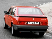 Alfa Romeo 75 Sedan (162B) 1.6 MT (106hp) foto, Alfa Romeo 75 Sedan (162B) 1.6 MT (106hp) fotos, Alfa Romeo 75 Sedan (162B) 1.6 MT (106hp) imagen, Alfa Romeo 75 Sedan (162B) 1.6 MT (106hp) imagenes, Alfa Romeo 75 Sedan (162B) 1.6 MT (106hp) fotografía