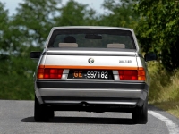 Alfa Romeo 75 Sedan (162B) 1.8 MT (122 hp) foto, Alfa Romeo 75 Sedan (162B) 1.8 MT (122 hp) fotos, Alfa Romeo 75 Sedan (162B) 1.8 MT (122 hp) imagen, Alfa Romeo 75 Sedan (162B) 1.8 MT (122 hp) imagenes, Alfa Romeo 75 Sedan (162B) 1.8 MT (122 hp) fotografía