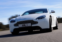 Aston Martin Vantage V8 S coupe 2-door (3 generation) 4.7 V8 Sportshift II basic foto, Aston Martin Vantage V8 S coupe 2-door (3 generation) 4.7 V8 Sportshift II basic fotos, Aston Martin Vantage V8 S coupe 2-door (3 generation) 4.7 V8 Sportshift II basic imagen, Aston Martin Vantage V8 S coupe 2-door (3 generation) 4.7 V8 Sportshift II basic imagenes, Aston Martin Vantage V8 S coupe 2-door (3 generation) 4.7 V8 Sportshift II basic fotografía