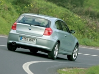 BMW 1 series Hatchback 3-door (E81/E82/E87/E88) 116i AT (122hp '09) foto, BMW 1 series Hatchback 3-door (E81/E82/E87/E88) 116i AT (122hp '09) fotos, BMW 1 series Hatchback 3-door (E81/E82/E87/E88) 116i AT (122hp '09) imagen, BMW 1 series Hatchback 3-door (E81/E82/E87/E88) 116i AT (122hp '09) imagenes, BMW 1 series Hatchback 3-door (E81/E82/E87/E88) 116i AT (122hp '09) fotografía