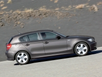 BMW 1 series Hatchback 5-door. (E81/E82/E87/E88) 116i AT (122 HP, '09) foto, BMW 1 series Hatchback 5-door. (E81/E82/E87/E88) 116i AT (122 HP, '09) fotos, BMW 1 series Hatchback 5-door. (E81/E82/E87/E88) 116i AT (122 HP, '09) imagen, BMW 1 series Hatchback 5-door. (E81/E82/E87/E88) 116i AT (122 HP, '09) imagenes, BMW 1 series Hatchback 5-door. (E81/E82/E87/E88) 116i AT (122 HP, '09) fotografía