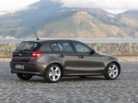 BMW 1 series Hatchback 5-door. (E81/E82/E87/E88) 118i AT (143 HP '07) foto, BMW 1 series Hatchback 5-door. (E81/E82/E87/E88) 118i AT (143 HP '07) fotos, BMW 1 series Hatchback 5-door. (E81/E82/E87/E88) 118i AT (143 HP '07) imagen, BMW 1 series Hatchback 5-door. (E81/E82/E87/E88) 118i AT (143 HP '07) imagenes, BMW 1 series Hatchback 5-door. (E81/E82/E87/E88) 118i AT (143 HP '07) fotografía