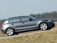 BMW 1 series Hatchback 5-door. (E81/E82/E87/E88) 118i AT (143 HP '09) foto, BMW 1 series Hatchback 5-door. (E81/E82/E87/E88) 118i AT (143 HP '09) fotos, BMW 1 series Hatchback 5-door. (E81/E82/E87/E88) 118i AT (143 HP '09) imagen, BMW 1 series Hatchback 5-door. (E81/E82/E87/E88) 118i AT (143 HP '09) imagenes, BMW 1 series Hatchback 5-door. (E81/E82/E87/E88) 118i AT (143 HP '09) fotografía