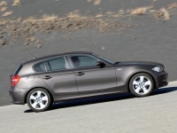 BMW 1 series Hatchback 5-door. (E81/E82/E87/E88) 118i AT (143hp '09) foto, BMW 1 series Hatchback 5-door. (E81/E82/E87/E88) 118i AT (143hp '09) fotos, BMW 1 series Hatchback 5-door. (E81/E82/E87/E88) 118i AT (143hp '09) imagen, BMW 1 series Hatchback 5-door. (E81/E82/E87/E88) 118i AT (143hp '09) imagenes, BMW 1 series Hatchback 5-door. (E81/E82/E87/E88) 118i AT (143hp '09) fotografía