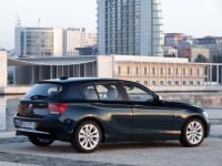 BMW 1 series Hatchback 5-door. (F20/F21) 116d AT (116hp) foto, BMW 1 series Hatchback 5-door. (F20/F21) 116d AT (116hp) fotos, BMW 1 series Hatchback 5-door. (F20/F21) 116d AT (116hp) imagen, BMW 1 series Hatchback 5-door. (F20/F21) 116d AT (116hp) imagenes, BMW 1 series Hatchback 5-door. (F20/F21) 116d AT (116hp) fotografía