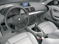 BMW 1 series Hatchback (E87) 118i AT (129hp) foto, BMW 1 series Hatchback (E87) 118i AT (129hp) fotos, BMW 1 series Hatchback (E87) 118i AT (129hp) imagen, BMW 1 series Hatchback (E87) 118i AT (129hp) imagenes, BMW 1 series Hatchback (E87) 118i AT (129hp) fotografía