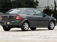 Chevrolet Astra Hatchback 5-door. (2 generation) 1.8 Flexfuel MT (110hp) foto, Chevrolet Astra Hatchback 5-door. (2 generation) 1.8 Flexfuel MT (110hp) fotos, Chevrolet Astra Hatchback 5-door. (2 generation) 1.8 Flexfuel MT (110hp) imagen, Chevrolet Astra Hatchback 5-door. (2 generation) 1.8 Flexfuel MT (110hp) imagenes, Chevrolet Astra Hatchback 5-door. (2 generation) 1.8 Flexfuel MT (110hp) fotografía