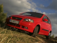 Chevrolet Aveo Hatchback 3-door (T200) 1.4i MT (83hp) opiniones, Chevrolet Aveo Hatchback 3-door (T200) 1.4i MT (83hp) precio, Chevrolet Aveo Hatchback 3-door (T200) 1.4i MT (83hp) comprar, Chevrolet Aveo Hatchback 3-door (T200) 1.4i MT (83hp) caracteristicas, Chevrolet Aveo Hatchback 3-door (T200) 1.4i MT (83hp) especificaciones, Chevrolet Aveo Hatchback 3-door (T200) 1.4i MT (83hp) Ficha tecnica, Chevrolet Aveo Hatchback 3-door (T200) 1.4i MT (83hp) Automovil