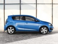 Chevrolet Aveo Hatchback (T300) 1.6 AT (115 HP) LT Alloy Wheels Pack (2013) foto, Chevrolet Aveo Hatchback (T300) 1.6 AT (115 HP) LT Alloy Wheels Pack (2013) fotos, Chevrolet Aveo Hatchback (T300) 1.6 AT (115 HP) LT Alloy Wheels Pack (2013) imagen, Chevrolet Aveo Hatchback (T300) 1.6 AT (115 HP) LT Alloy Wheels Pack (2013) imagenes, Chevrolet Aveo Hatchback (T300) 1.6 AT (115 HP) LT Alloy Wheels Pack (2013) fotografía