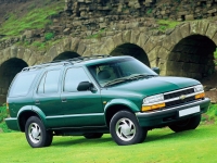 Chevrolet Blazer SUV 5-door (4 generation) 2.2 MT (114 HP) foto, Chevrolet Blazer SUV 5-door (4 generation) 2.2 MT (114 HP) fotos, Chevrolet Blazer SUV 5-door (4 generation) 2.2 MT (114 HP) imagen, Chevrolet Blazer SUV 5-door (4 generation) 2.2 MT (114 HP) imagenes, Chevrolet Blazer SUV 5-door (4 generation) 2.2 MT (114 HP) fotografía