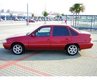 Daewoo Nexia Sedan 4-door (1 generation) 1.5 MT (90 HP) foto, Daewoo Nexia Sedan 4-door (1 generation) 1.5 MT (90 HP) fotos, Daewoo Nexia Sedan 4-door (1 generation) 1.5 MT (90 HP) imagen, Daewoo Nexia Sedan 4-door (1 generation) 1.5 MT (90 HP) imagenes, Daewoo Nexia Sedan 4-door (1 generation) 1.5 MT (90 HP) fotografía