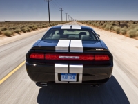 Dodge Challenger Coupe 2-door (3 generation) 3.5 V6 4AT SE (253hp) foto, Dodge Challenger Coupe 2-door (3 generation) 3.5 V6 4AT SE (253hp) fotos, Dodge Challenger Coupe 2-door (3 generation) 3.5 V6 4AT SE (253hp) imagen, Dodge Challenger Coupe 2-door (3 generation) 3.5 V6 4AT SE (253hp) imagenes, Dodge Challenger Coupe 2-door (3 generation) 3.5 V6 4AT SE (253hp) fotografía