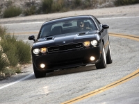 Dodge Challenger Coupe 2-door (3 generation) 6.1 V8 AT SRT8 (431hp) foto, Dodge Challenger Coupe 2-door (3 generation) 6.1 V8 AT SRT8 (431hp) fotos, Dodge Challenger Coupe 2-door (3 generation) 6.1 V8 AT SRT8 (431hp) imagen, Dodge Challenger Coupe 2-door (3 generation) 6.1 V8 AT SRT8 (431hp) imagenes, Dodge Challenger Coupe 2-door (3 generation) 6.1 V8 AT SRT8 (431hp) fotografía