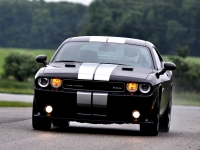 Dodge Challenger Coupe 2-door (3 generation) 6.1 V8 AT SRT8 (431hp) foto, Dodge Challenger Coupe 2-door (3 generation) 6.1 V8 AT SRT8 (431hp) fotos, Dodge Challenger Coupe 2-door (3 generation) 6.1 V8 AT SRT8 (431hp) imagen, Dodge Challenger Coupe 2-door (3 generation) 6.1 V8 AT SRT8 (431hp) imagenes, Dodge Challenger Coupe 2-door (3 generation) 6.1 V8 AT SRT8 (431hp) fotografía