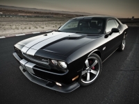 Dodge Challenger Coupe 2-door (3 generation) 6.1 V8 AT SRT8 (431hp) foto, Dodge Challenger Coupe 2-door (3 generation) 6.1 V8 AT SRT8 (431hp) fotos, Dodge Challenger Coupe 2-door (3 generation) 6.1 V8 AT SRT8 (431hp) imagen, Dodge Challenger Coupe 2-door (3 generation) 6.1 V8 AT SRT8 (431hp) imagenes, Dodge Challenger Coupe 2-door (3 generation) 6.1 V8 AT SRT8 (431hp) fotografía