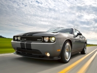 Dodge Challenger Coupe 2-door (3 generation) 6.1 V8 AT SRT8 (431hp) foto, Dodge Challenger Coupe 2-door (3 generation) 6.1 V8 AT SRT8 (431hp) fotos, Dodge Challenger Coupe 2-door (3 generation) 6.1 V8 AT SRT8 (431hp) imagen, Dodge Challenger Coupe 2-door (3 generation) 6.1 V8 AT SRT8 (431hp) imagenes, Dodge Challenger Coupe 2-door (3 generation) 6.1 V8 AT SRT8 (431hp) fotografía