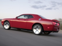 Dodge Challenger Coupe 2-door (3 generation) 6.1 V8 AT SRT8 (431hp) foto, Dodge Challenger Coupe 2-door (3 generation) 6.1 V8 AT SRT8 (431hp) fotos, Dodge Challenger Coupe 2-door (3 generation) 6.1 V8 AT SRT8 (431hp) imagen, Dodge Challenger Coupe 2-door (3 generation) 6.1 V8 AT SRT8 (431hp) imagenes, Dodge Challenger Coupe 2-door (3 generation) 6.1 V8 AT SRT8 (431hp) fotografía