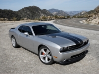 Dodge Challenger Coupe 2-door (3 generation) 6.1 V8 AT SRT8 (431hp) foto, Dodge Challenger Coupe 2-door (3 generation) 6.1 V8 AT SRT8 (431hp) fotos, Dodge Challenger Coupe 2-door (3 generation) 6.1 V8 AT SRT8 (431hp) imagen, Dodge Challenger Coupe 2-door (3 generation) 6.1 V8 AT SRT8 (431hp) imagenes, Dodge Challenger Coupe 2-door (3 generation) 6.1 V8 AT SRT8 (431hp) fotografía