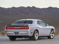 Dodge Challenger Coupe 2-door (3 generation) 6.1 V8 AT SRT8 (431hp) foto, Dodge Challenger Coupe 2-door (3 generation) 6.1 V8 AT SRT8 (431hp) fotos, Dodge Challenger Coupe 2-door (3 generation) 6.1 V8 AT SRT8 (431hp) imagen, Dodge Challenger Coupe 2-door (3 generation) 6.1 V8 AT SRT8 (431hp) imagenes, Dodge Challenger Coupe 2-door (3 generation) 6.1 V8 AT SRT8 (431hp) fotografía