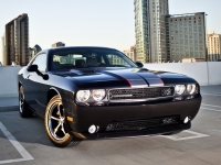 Dodge Challenger Coupe 2-door (3 generation) 6.1 V8 AT SRT8 (431hp) foto, Dodge Challenger Coupe 2-door (3 generation) 6.1 V8 AT SRT8 (431hp) fotos, Dodge Challenger Coupe 2-door (3 generation) 6.1 V8 AT SRT8 (431hp) imagen, Dodge Challenger Coupe 2-door (3 generation) 6.1 V8 AT SRT8 (431hp) imagenes, Dodge Challenger Coupe 2-door (3 generation) 6.1 V8 AT SRT8 (431hp) fotografía