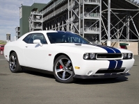 Dodge Challenger Coupe 2-door (3 generation) 6.1 V8 AT SRT8 (431hp) foto, Dodge Challenger Coupe 2-door (3 generation) 6.1 V8 AT SRT8 (431hp) fotos, Dodge Challenger Coupe 2-door (3 generation) 6.1 V8 AT SRT8 (431hp) imagen, Dodge Challenger Coupe 2-door (3 generation) 6.1 V8 AT SRT8 (431hp) imagenes, Dodge Challenger Coupe 2-door (3 generation) 6.1 V8 AT SRT8 (431hp) fotografía