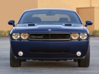 Dodge Challenger Coupe 2-door (3 generation) 6.1 V8 MT SRT8 (431hp) foto, Dodge Challenger Coupe 2-door (3 generation) 6.1 V8 MT SRT8 (431hp) fotos, Dodge Challenger Coupe 2-door (3 generation) 6.1 V8 MT SRT8 (431hp) imagen, Dodge Challenger Coupe 2-door (3 generation) 6.1 V8 MT SRT8 (431hp) imagenes, Dodge Challenger Coupe 2-door (3 generation) 6.1 V8 MT SRT8 (431hp) fotografía