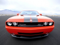 Dodge Challenger Coupe 2-door (3 generation) 6.1 V8 MT SRT8 (431hp) foto, Dodge Challenger Coupe 2-door (3 generation) 6.1 V8 MT SRT8 (431hp) fotos, Dodge Challenger Coupe 2-door (3 generation) 6.1 V8 MT SRT8 (431hp) imagen, Dodge Challenger Coupe 2-door (3 generation) 6.1 V8 MT SRT8 (431hp) imagenes, Dodge Challenger Coupe 2-door (3 generation) 6.1 V8 MT SRT8 (431hp) fotografía