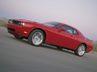 Dodge Challenger Coupe 2-door (3 generation) 6.1 V8 MT SRT8 (431hp) foto, Dodge Challenger Coupe 2-door (3 generation) 6.1 V8 MT SRT8 (431hp) fotos, Dodge Challenger Coupe 2-door (3 generation) 6.1 V8 MT SRT8 (431hp) imagen, Dodge Challenger Coupe 2-door (3 generation) 6.1 V8 MT SRT8 (431hp) imagenes, Dodge Challenger Coupe 2-door (3 generation) 6.1 V8 MT SRT8 (431hp) fotografía