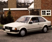 Ford Escort Hatchback 3-door (3 generation) 1.1 5MT (50hp) foto, Ford Escort Hatchback 3-door (3 generation) 1.1 5MT (50hp) fotos, Ford Escort Hatchback 3-door (3 generation) 1.1 5MT (50hp) imagen, Ford Escort Hatchback 3-door (3 generation) 1.1 5MT (50hp) imagenes, Ford Escort Hatchback 3-door (3 generation) 1.1 5MT (50hp) fotografía