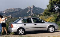 Holden Astra Sedan (4th generation) 1.8 MT (122 hp) foto, Holden Astra Sedan (4th generation) 1.8 MT (122 hp) fotos, Holden Astra Sedan (4th generation) 1.8 MT (122 hp) imagen, Holden Astra Sedan (4th generation) 1.8 MT (122 hp) imagenes, Holden Astra Sedan (4th generation) 1.8 MT (122 hp) fotografía