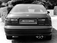 Honda Accord Sedan (5th generation) 2.0 AT (131 HP) foto, Honda Accord Sedan (5th generation) 2.0 AT (131 HP) fotos, Honda Accord Sedan (5th generation) 2.0 AT (131 HP) imagen, Honda Accord Sedan (5th generation) 2.0 AT (131 HP) imagenes, Honda Accord Sedan (5th generation) 2.0 AT (131 HP) fotografía