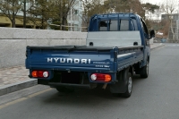 Hyundai H-100 Single Cab Board 2-door (3 generation) 2.6 D MT (79 HP) foto, Hyundai H-100 Single Cab Board 2-door (3 generation) 2.6 D MT (79 HP) fotos, Hyundai H-100 Single Cab Board 2-door (3 generation) 2.6 D MT (79 HP) imagen, Hyundai H-100 Single Cab Board 2-door (3 generation) 2.6 D MT (79 HP) imagenes, Hyundai H-100 Single Cab Board 2-door (3 generation) 2.6 D MT (79 HP) fotografía