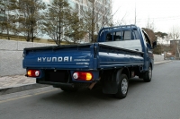 Hyundai H-100 Single Cab Board 2-door (3 generation) 2.6 D MT (79 HP) foto, Hyundai H-100 Single Cab Board 2-door (3 generation) 2.6 D MT (79 HP) fotos, Hyundai H-100 Single Cab Board 2-door (3 generation) 2.6 D MT (79 HP) imagen, Hyundai H-100 Single Cab Board 2-door (3 generation) 2.6 D MT (79 HP) imagenes, Hyundai H-100 Single Cab Board 2-door (3 generation) 2.6 D MT (79 HP) fotografía
