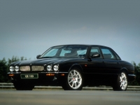 Jaguar XJ XJR 100 sedan (X308) 4.0 MT (370hp) foto, Jaguar XJ XJR 100 sedan (X308) 4.0 MT (370hp) fotos, Jaguar XJ XJR 100 sedan (X308) 4.0 MT (370hp) imagen, Jaguar XJ XJR 100 sedan (X308) 4.0 MT (370hp) imagenes, Jaguar XJ XJR 100 sedan (X308) 4.0 MT (370hp) fotografía