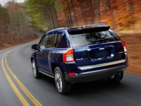 Jeep Compass Crossover (1 generation) 2.4 CVT (170hp) LIMITED (2012) foto, Jeep Compass Crossover (1 generation) 2.4 CVT (170hp) LIMITED (2012) fotos, Jeep Compass Crossover (1 generation) 2.4 CVT (170hp) LIMITED (2012) imagen, Jeep Compass Crossover (1 generation) 2.4 CVT (170hp) LIMITED (2012) imagenes, Jeep Compass Crossover (1 generation) 2.4 CVT (170hp) LIMITED (2012) fotografía