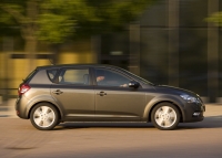 Kia CEE'd Hatchback 5-door. (1 generation) 1.4 EcoDynamics MT (90hp) foto, Kia CEE'd Hatchback 5-door. (1 generation) 1.4 EcoDynamics MT (90hp) fotos, Kia CEE'd Hatchback 5-door. (1 generation) 1.4 EcoDynamics MT (90hp) imagen, Kia CEE'd Hatchback 5-door. (1 generation) 1.4 EcoDynamics MT (90hp) imagenes, Kia CEE'd Hatchback 5-door. (1 generation) 1.4 EcoDynamics MT (90hp) fotografía