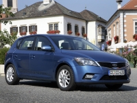 Kia CEE'd Hatchback 5-door. (1 generation) 1.4 EcoDynamics MT (90hp) foto, Kia CEE'd Hatchback 5-door. (1 generation) 1.4 EcoDynamics MT (90hp) fotos, Kia CEE'd Hatchback 5-door. (1 generation) 1.4 EcoDynamics MT (90hp) imagen, Kia CEE'd Hatchback 5-door. (1 generation) 1.4 EcoDynamics MT (90hp) imagenes, Kia CEE'd Hatchback 5-door. (1 generation) 1.4 EcoDynamics MT (90hp) fotografía