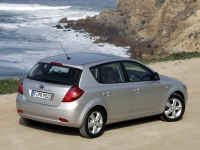 Kia CEE'd Hatchback 5-door. (1 generation) 1.6 AT (122hp) foto, Kia CEE'd Hatchback 5-door. (1 generation) 1.6 AT (122hp) fotos, Kia CEE'd Hatchback 5-door. (1 generation) 1.6 AT (122hp) imagen, Kia CEE'd Hatchback 5-door. (1 generation) 1.6 AT (122hp) imagenes, Kia CEE'd Hatchback 5-door. (1 generation) 1.6 AT (122hp) fotografía