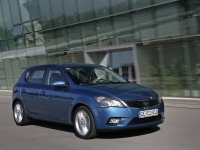 Kia CEE'd Hatchback 5-door. (1 generation) 1.6 EcoDynamics MT (126hp) foto, Kia CEE'd Hatchback 5-door. (1 generation) 1.6 EcoDynamics MT (126hp) fotos, Kia CEE'd Hatchback 5-door. (1 generation) 1.6 EcoDynamics MT (126hp) imagen, Kia CEE'd Hatchback 5-door. (1 generation) 1.6 EcoDynamics MT (126hp) imagenes, Kia CEE'd Hatchback 5-door. (1 generation) 1.6 EcoDynamics MT (126hp) fotografía