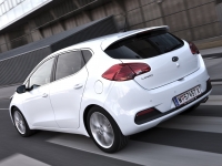 Kia CEE'd Hatchback 5-door. (2 generation) 1.6 AT (129hp) Comfort (2013) foto, Kia CEE'd Hatchback 5-door. (2 generation) 1.6 AT (129hp) Comfort (2013) fotos, Kia CEE'd Hatchback 5-door. (2 generation) 1.6 AT (129hp) Comfort (2013) imagen, Kia CEE'd Hatchback 5-door. (2 generation) 1.6 AT (129hp) Comfort (2013) imagenes, Kia CEE'd Hatchback 5-door. (2 generation) 1.6 AT (129hp) Comfort (2013) fotografía