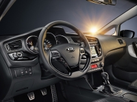 Kia CEE'd Hatchback 5-door. (2 generation) 1.6 AT (129hp) Luxe SE (2013) foto, Kia CEE'd Hatchback 5-door. (2 generation) 1.6 AT (129hp) Luxe SE (2013) fotos, Kia CEE'd Hatchback 5-door. (2 generation) 1.6 AT (129hp) Luxe SE (2013) imagen, Kia CEE'd Hatchback 5-door. (2 generation) 1.6 AT (129hp) Luxe SE (2013) imagenes, Kia CEE'd Hatchback 5-door. (2 generation) 1.6 AT (129hp) Luxe SE (2013) fotografía