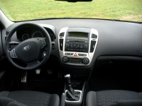 Kia CEE'd Pro_cee'd hatchback 3-door (1 generation) 1.4 MT (109hp) foto, Kia CEE'd Pro_cee'd hatchback 3-door (1 generation) 1.4 MT (109hp) fotos, Kia CEE'd Pro_cee'd hatchback 3-door (1 generation) 1.4 MT (109hp) imagen, Kia CEE'd Pro_cee'd hatchback 3-door (1 generation) 1.4 MT (109hp) imagenes, Kia CEE'd Pro_cee'd hatchback 3-door (1 generation) 1.4 MT (109hp) fotografía