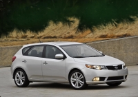 Kia Forte Hatchback (1 generation) 2.0 MT (156 HP) foto, Kia Forte Hatchback (1 generation) 2.0 MT (156 HP) fotos, Kia Forte Hatchback (1 generation) 2.0 MT (156 HP) imagen, Kia Forte Hatchback (1 generation) 2.0 MT (156 HP) imagenes, Kia Forte Hatchback (1 generation) 2.0 MT (156 HP) fotografía