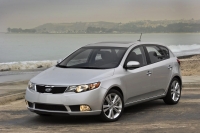 Kia Forte Hatchback (1 generation) 2.0 MT (156 HP) foto, Kia Forte Hatchback (1 generation) 2.0 MT (156 HP) fotos, Kia Forte Hatchback (1 generation) 2.0 MT (156 HP) imagen, Kia Forte Hatchback (1 generation) 2.0 MT (156 HP) imagenes, Kia Forte Hatchback (1 generation) 2.0 MT (156 HP) fotografía