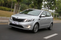 Kia K2 Hatchback (1 generation) 1.4 AT (107 HP) foto, Kia K2 Hatchback (1 generation) 1.4 AT (107 HP) fotos, Kia K2 Hatchback (1 generation) 1.4 AT (107 HP) imagen, Kia K2 Hatchback (1 generation) 1.4 AT (107 HP) imagenes, Kia K2 Hatchback (1 generation) 1.4 AT (107 HP) fotografía