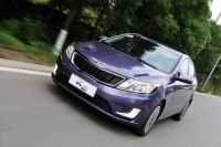 Kia K2 Saloon (1 generation) 1.4 MT (107 HP) foto, Kia K2 Saloon (1 generation) 1.4 MT (107 HP) fotos, Kia K2 Saloon (1 generation) 1.4 MT (107 HP) imagen, Kia K2 Saloon (1 generation) 1.4 MT (107 HP) imagenes, Kia K2 Saloon (1 generation) 1.4 MT (107 HP) fotografía