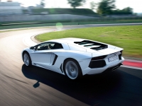 Lamborghini LP 700-4 coupe (1 generation) 6.5 AMT AWD (700hp) basic foto, Lamborghini LP 700-4 coupe (1 generation) 6.5 AMT AWD (700hp) basic fotos, Lamborghini LP 700-4 coupe (1 generation) 6.5 AMT AWD (700hp) basic imagen, Lamborghini LP 700-4 coupe (1 generation) 6.5 AMT AWD (700hp) basic imagenes, Lamborghini LP 700-4 coupe (1 generation) 6.5 AMT AWD (700hp) basic fotografía