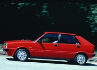 Lancia Delta Hatchback (1 generation) 1.3 MT (78 hp) foto, Lancia Delta Hatchback (1 generation) 1.3 MT (78 hp) fotos, Lancia Delta Hatchback (1 generation) 1.3 MT (78 hp) imagen, Lancia Delta Hatchback (1 generation) 1.3 MT (78 hp) imagenes, Lancia Delta Hatchback (1 generation) 1.3 MT (78 hp) fotografía