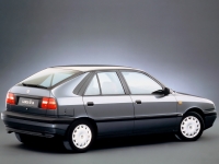 Lancia Delta Hatchback (2 generation) 1.6 MT (75 Hp) foto, Lancia Delta Hatchback (2 generation) 1.6 MT (75 Hp) fotos, Lancia Delta Hatchback (2 generation) 1.6 MT (75 Hp) imagen, Lancia Delta Hatchback (2 generation) 1.6 MT (75 Hp) imagenes, Lancia Delta Hatchback (2 generation) 1.6 MT (75 Hp) fotografía